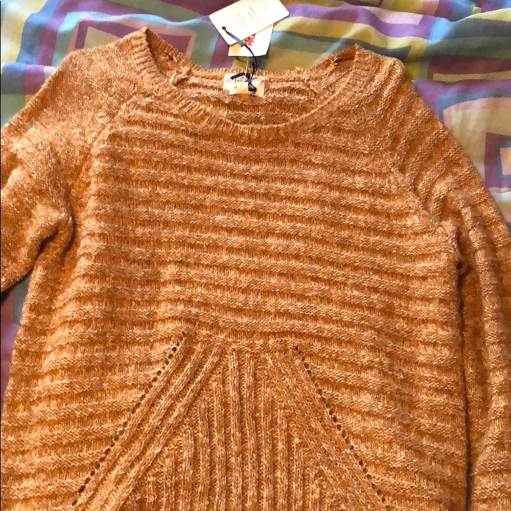 Long sleeved sweater